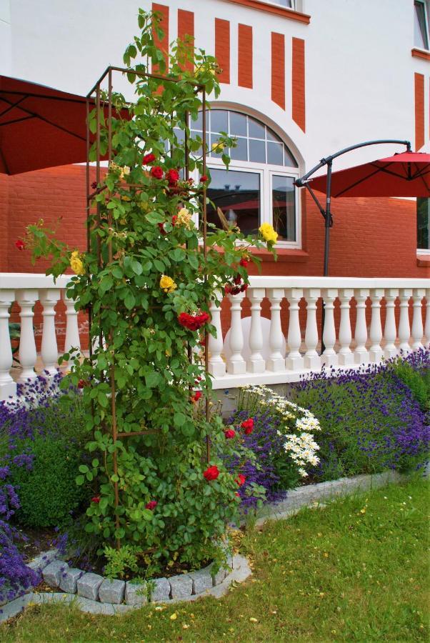 Rosen Villa คัพเพล์น ภายนอก รูปภาพ